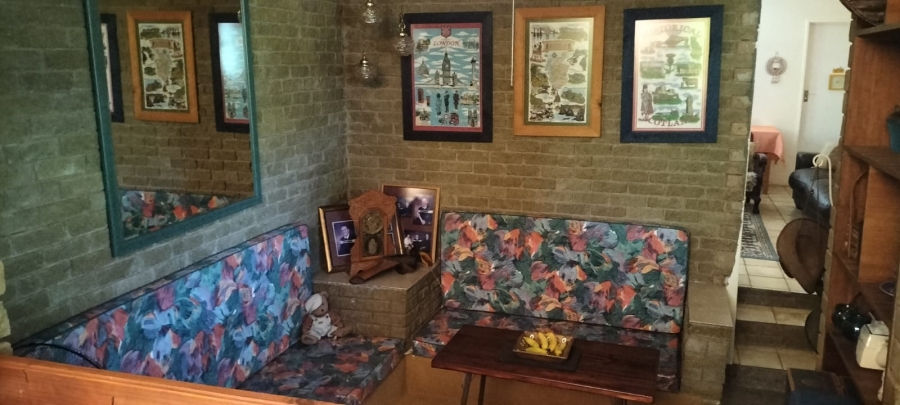 5 Bedroom Property for Sale in Langenhovenpark Free State